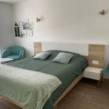 Appartement Meuble 42 M2 A Proche Thermes-spa *